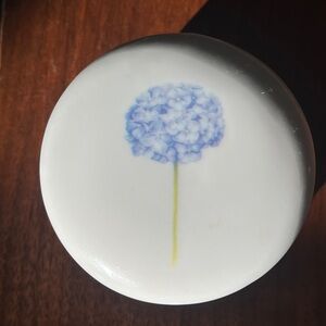 LISETTE Ceramic with Blue Hydrangea Trinket Box